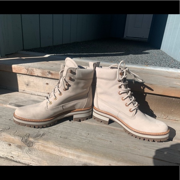 TIMBERLANDS - Picture 3 of 5